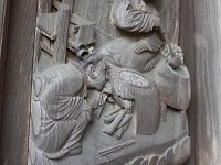 繭を煮ている場