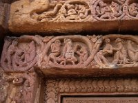 MUKTE048  窓枠　パンチャタントラのサルとワニ