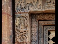 MUKTE069  窓枠　パンチャタントラのサルとワニ