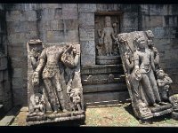 RATNAG138  左四臂観音菩薩、右四臂不空羂索観音