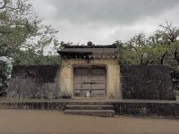 P2091538  園比屋武御嶽石門。1519年、八重山の名工・西塘が作った。