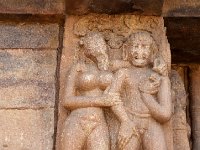 AA1 0127  馬の顔の女