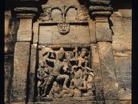 SHIVALAYA017  カーリヤ竜を退治するクリシュナかヴァラーハ？ 7世紀初め