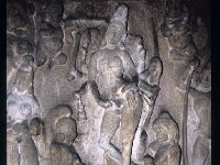 ADIVA006  ドゥルガー、自分の首を切って布施する信者、自分の手首を切って布施する信者 7世紀中頃