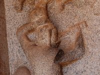 DSC 0602  ドゥルガー、自分の首を切って布施する信者 7世紀後半