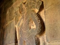 AA1 0437  彫りかけの彫刻