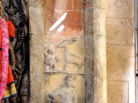 DSC 0318  自分の足を切って布施する信者